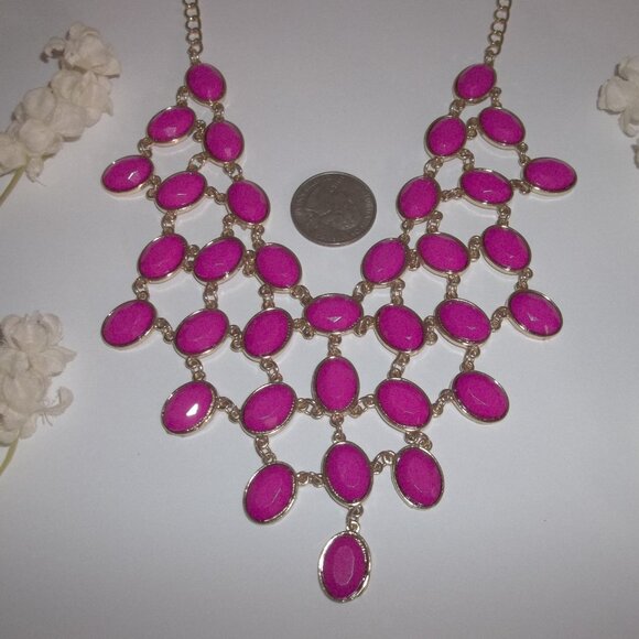 Pink and Gold Statement Necklace Fashion Accessory Costume Jewelry Large Big E20 - Picture 3 of 4